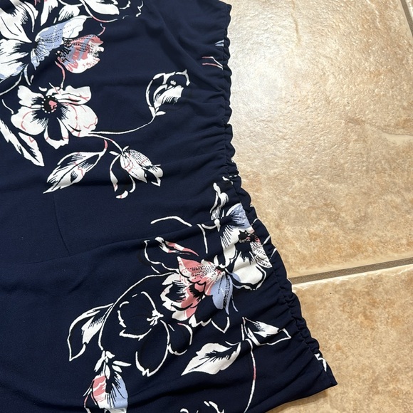 NWT top - Picture 7 of 7